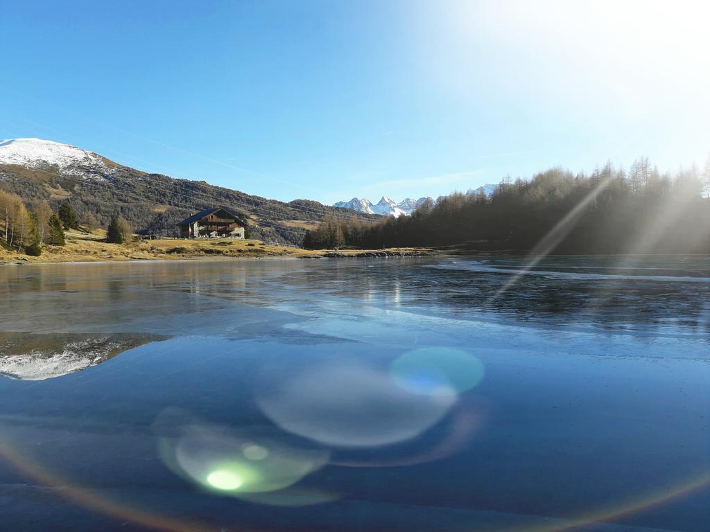 Rifugio Al Lago Del Mortirolo In Inverno Raggiungibile Solo A Piedi Monno Exteriér fotografie