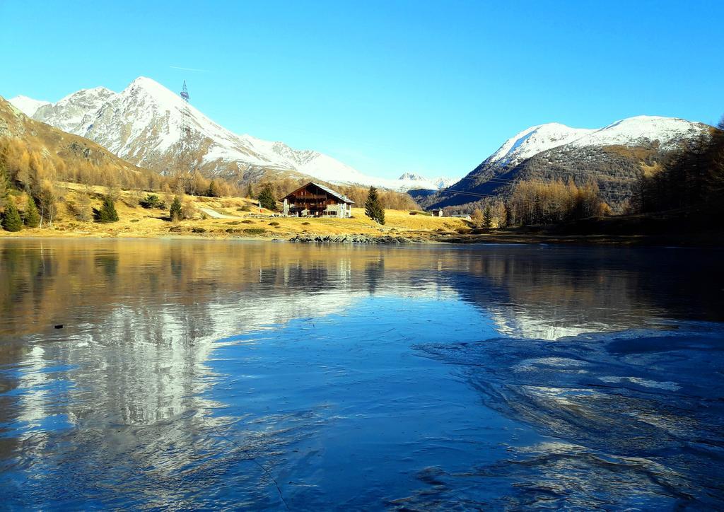 Rifugio Al Lago Del Mortirolo In Inverno Raggiungibile Solo A Piedi Monno Exteriér fotografie