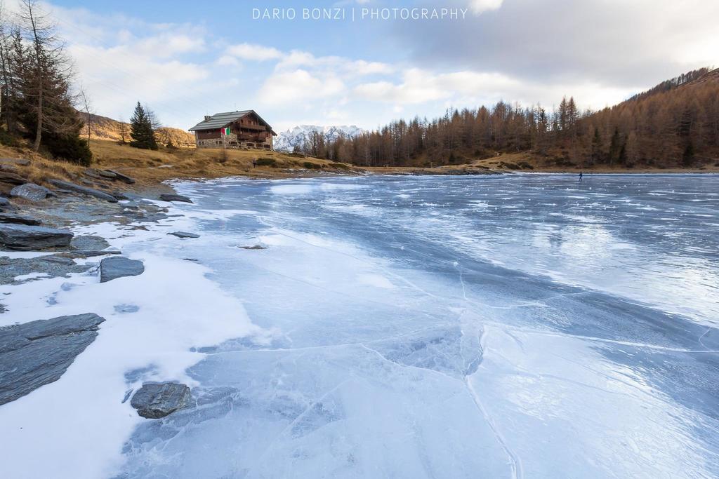 Rifugio Al Lago Del Mortirolo In Inverno Raggiungibile Solo A Piedi Monno Exteriér fotografie