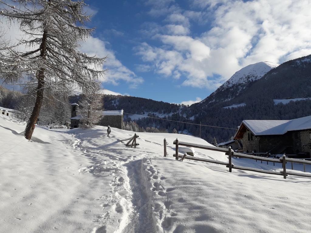 Rifugio Al Lago Del Mortirolo In Inverno Raggiungibile Solo A Piedi Monno Exteriér fotografie
