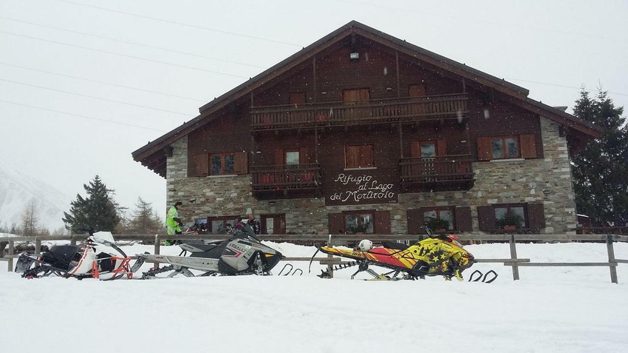 Rifugio Al Lago Del Mortirolo In Inverno Raggiungibile Solo A Piedi Monno Exteriér fotografie