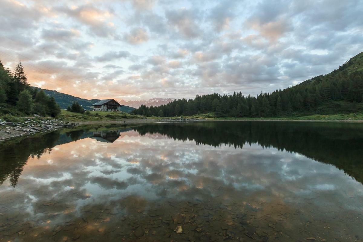 Rifugio Al Lago Del Mortirolo In Inverno Raggiungibile Solo A Piedi Monno Exteriér fotografie